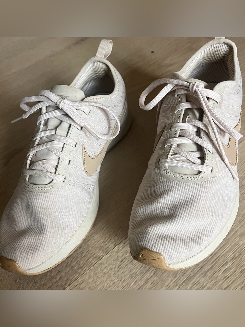 Nike Women’s Light cream and tan dual tone racers